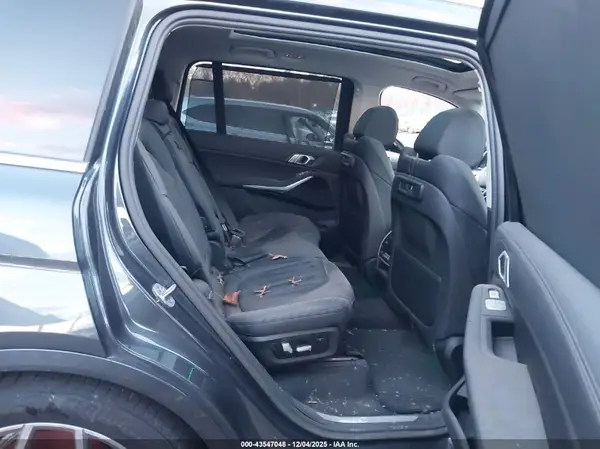 5UXCW2C06M9H76574 2021 BMW X7 - Image 8