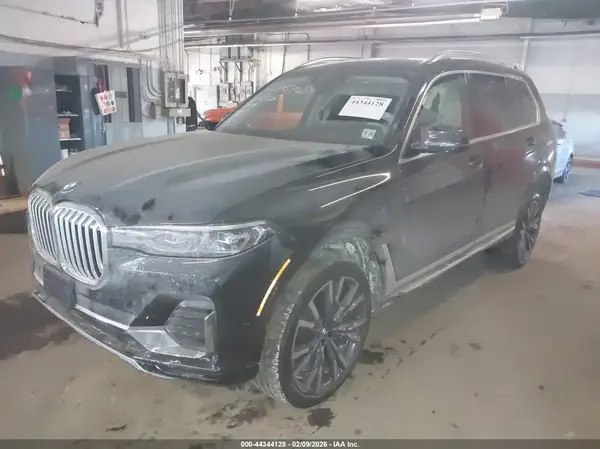5UXCW2C06N9J52790 2022 BMW X7 - Image 2