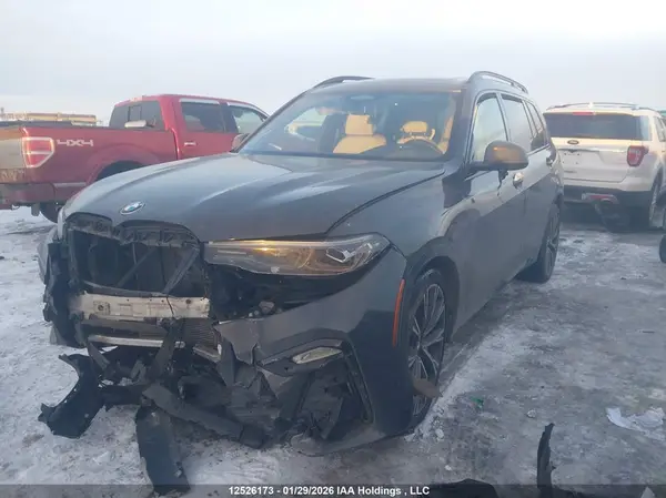 5UXCW2C06N9K24622 2022 BMW X7 - Image 2