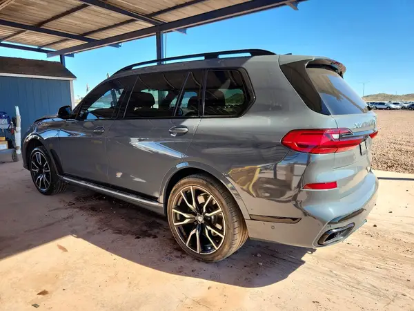 5UXCW2C06N9L28561 2022 BMW X7 - Image 2