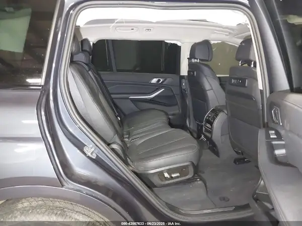 5UXCW2C06N9L41150 2022 BMW X7 - Image 8