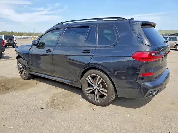 5UXCW2C06N9L41715 2022 BMW X7 - Image 2