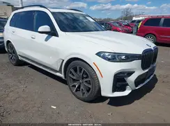 5UXCW2C06N9M03095 2022 BMW X7
