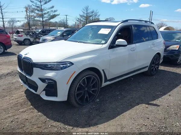 5UXCW2C06N9M03095 2022 BMW X7 - Image 2
