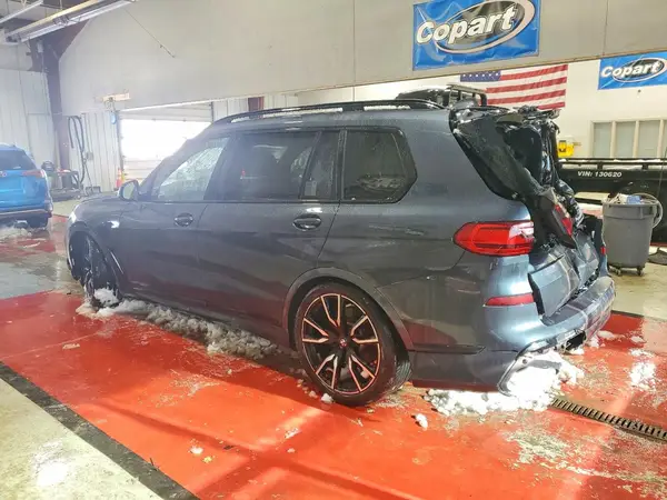 5UXCW2C06N9M09012 2022 BMW X7 - Image 2