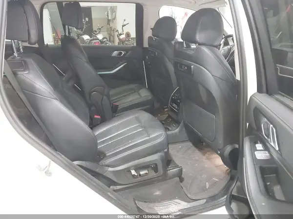 5UXCW2C06N9M97253 2022 BMW X7 - Image 8