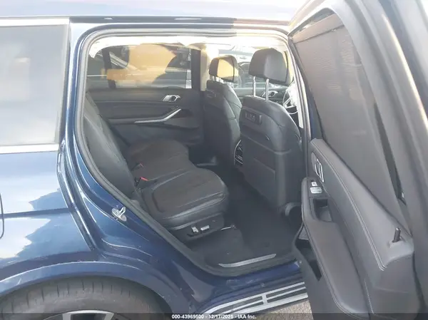 5UXCW2C07L9A03689 2020 BMW X7 - Image 8