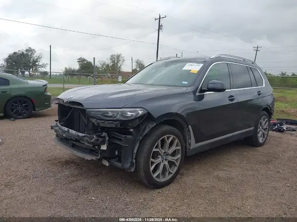 5UXCW2C07L9B49641 2020 BMW X7 - Image 2