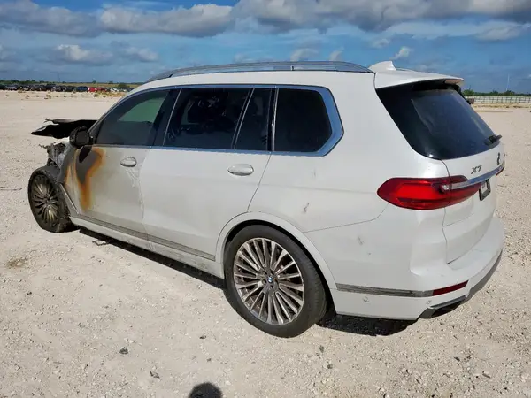 5UXCW2C07M9E96954 2021 BMW X7 - Image 2