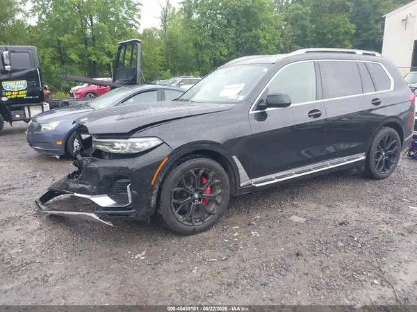 5UXCW2C07M9F32352 2021 BMW X7 - Image 2