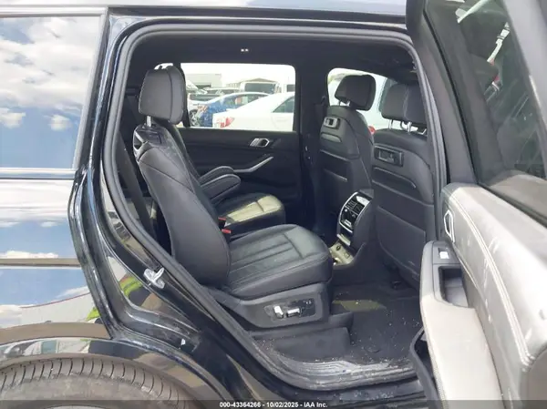 5UXCW2C07M9F35333 2021 BMW X7 - Image 8