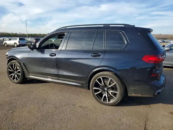 5UXCW2C07M9F68042 2021 BMW X7 - Image 2