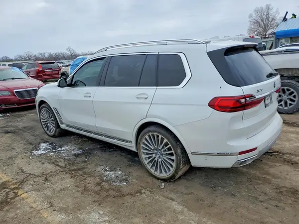 5UXCW2C07M9G15795 2021 BMW X7 - Image 2