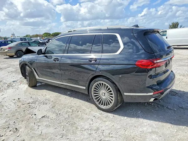 5UXCW2C07M9G50529 2021 BMW X7 - Image 2