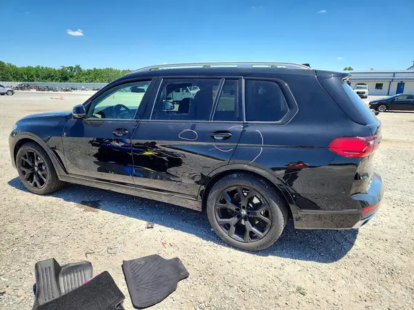 5UXCW2C07M9H31532 2021 BMW X7 - Image 2