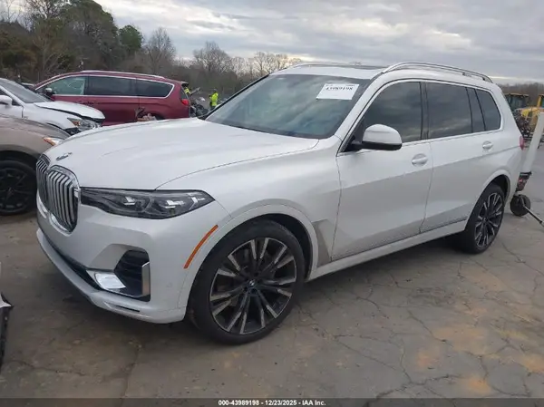 5UXCW2C07M9H53899 2021 BMW X7 - Image 2