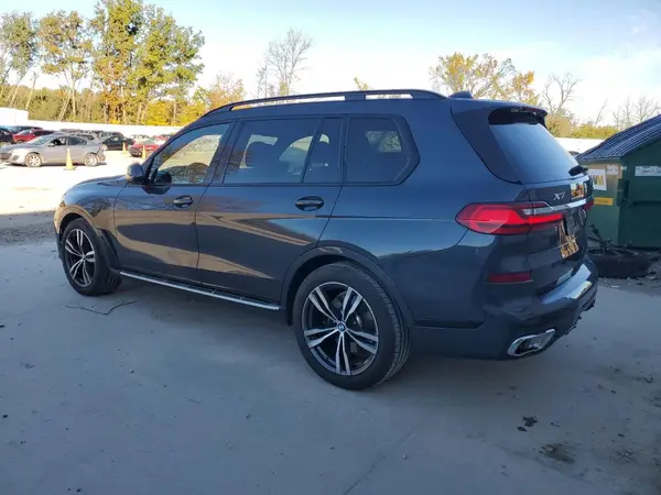 5UXCW2C07N9L92687 2022 BMW X7 - Image 2