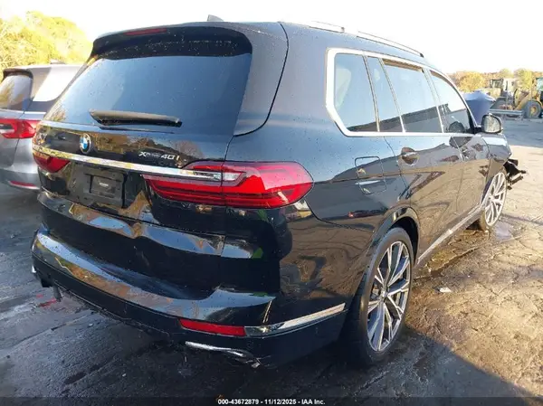 5UXCW2C08L9C70744 2020 BMW X7 - Image 2