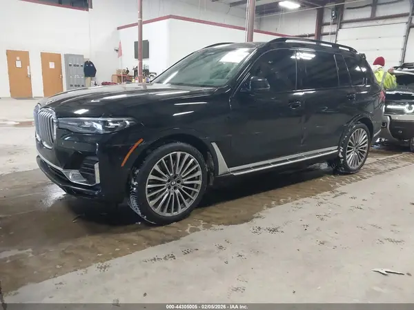 5UXCW2C08M9F97274 2021 BMW X7 - Image 2