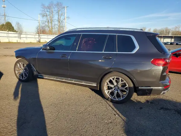 5UXCW2C08M9G43671 2021 BMW X7 - Image 2