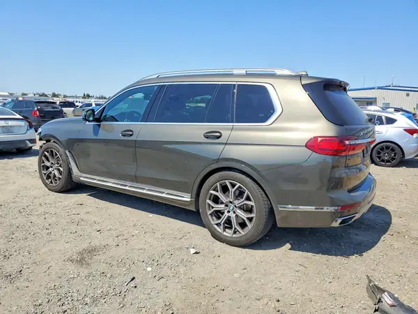5UXCW2C08M9H14528 2021 BMW X7 - Image 2