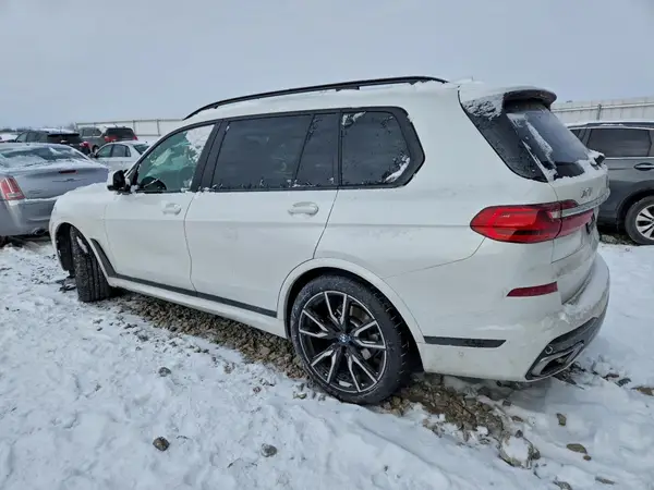 5UXCW2C08M9H27327 2021 BMW X7 - Image 2