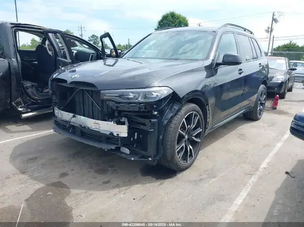 5UXCW2C08M9H62269 2021 BMW X7 - Image 2