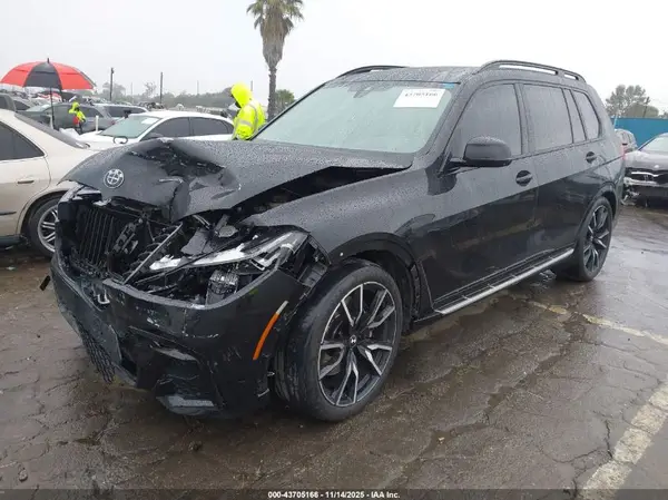 5UXCW2C08N9J22397 2022 BMW X7 - Image 2