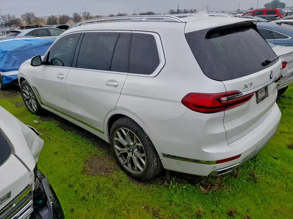 5UXCW2C08N9J28877 2022 BMW X7 - Image 2