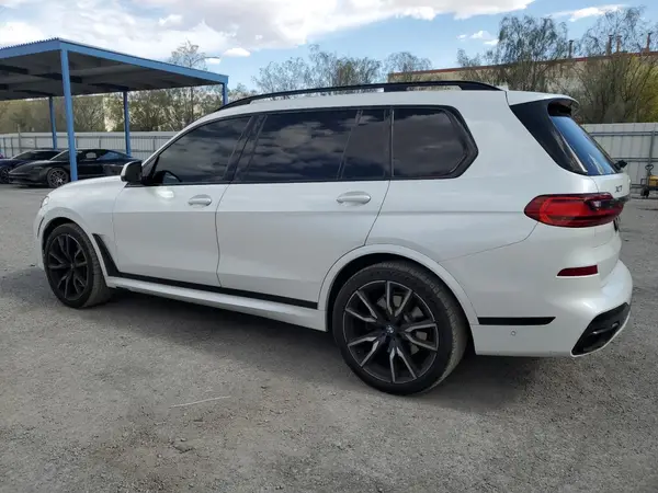 5UXCW2C08N9K03562 2022 BMW X7 - Image 2