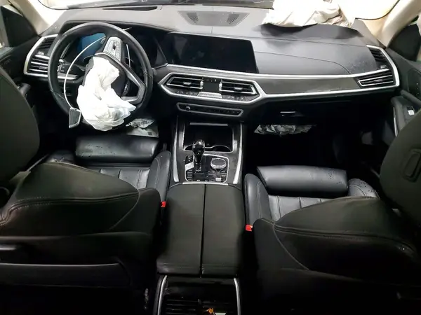 5UXCW2C08N9K75457 2022 BMW X7 - Image 8