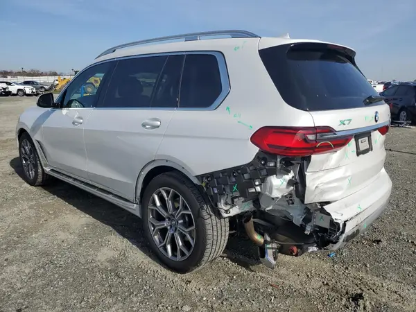 5UXCW2C08N9K89262 2022 BMW X7 - Image 2