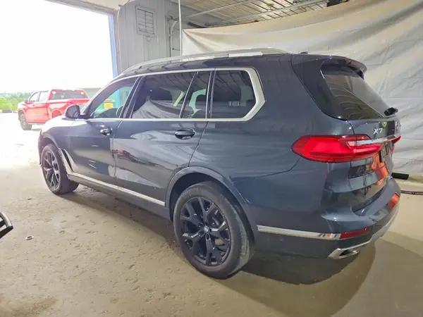 5UXCW2C08N9L61030 2022 BMW X7 - Image 2