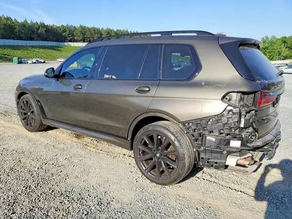 5UXCW2C08N9L66390 2022 BMW X7 - Image 2