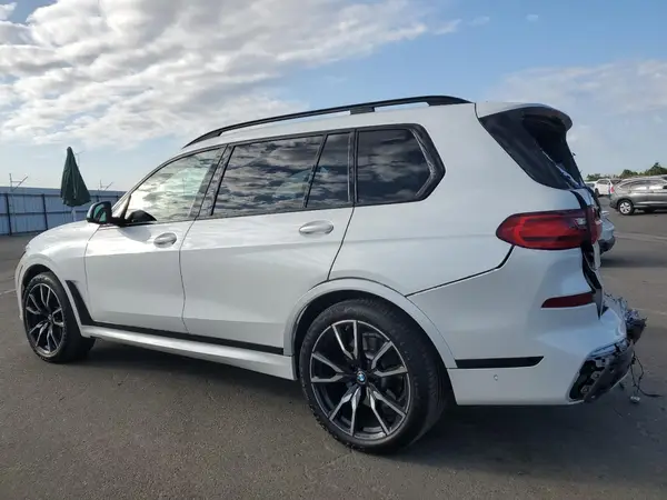 5UXCW2C08N9L84579 2022 BMW X7 - Image 2