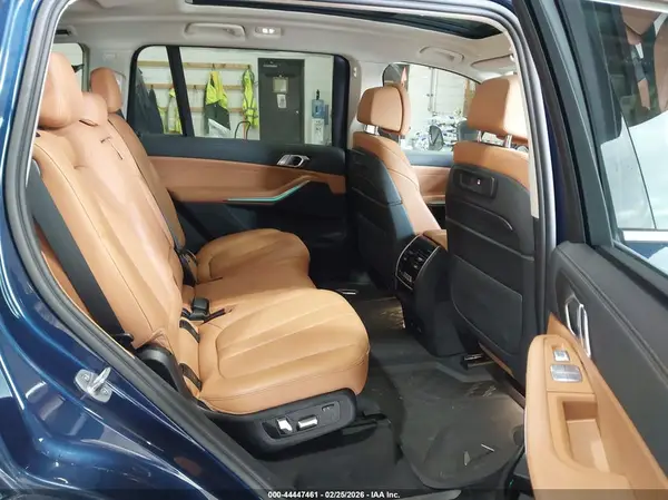 5UXCW2C08N9M79899 2022 BMW X7 - Image 8