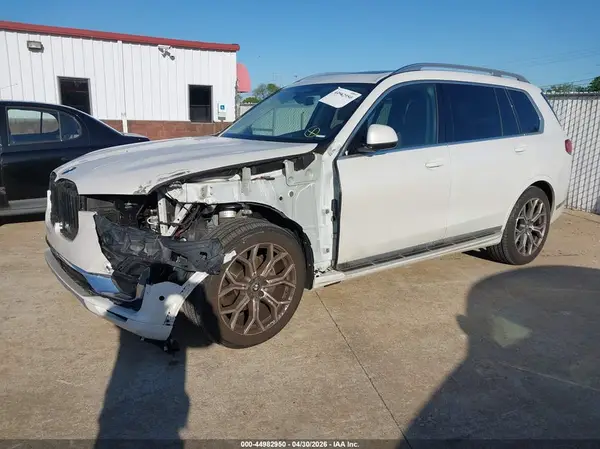 5UXCW2C08N9N07054 2022 BMW X7 - Image 2