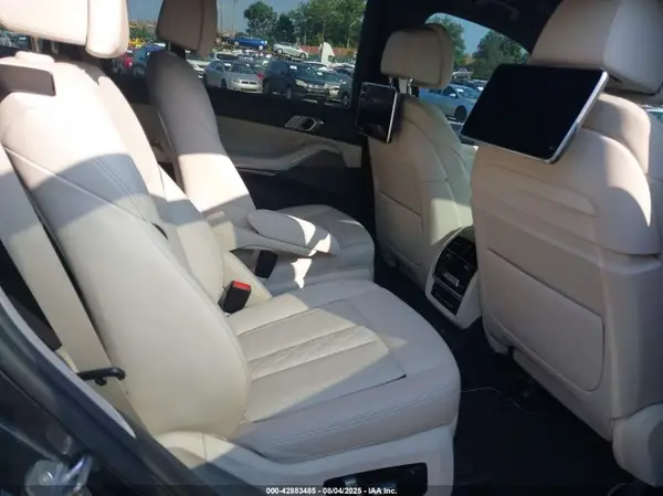 5UXCW2C09L9B29066 2020 BMW X7 - Image 8