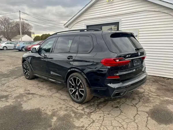 5UXCW2C09M9E23892 2021 BMW X7 - Image 2