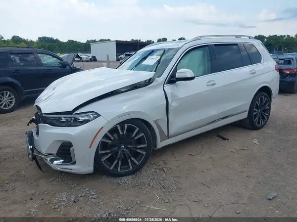 5UXCW2C09M9E40756 2021 BMW X7 - Image 2