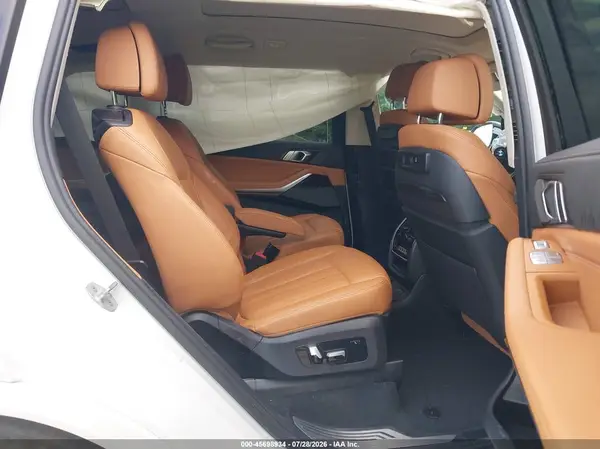 5UXCW2C09M9E40756 2021 BMW X7 - Image 8