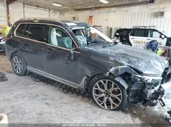 5UXCW2C09M9E94039 2021 BMW X7