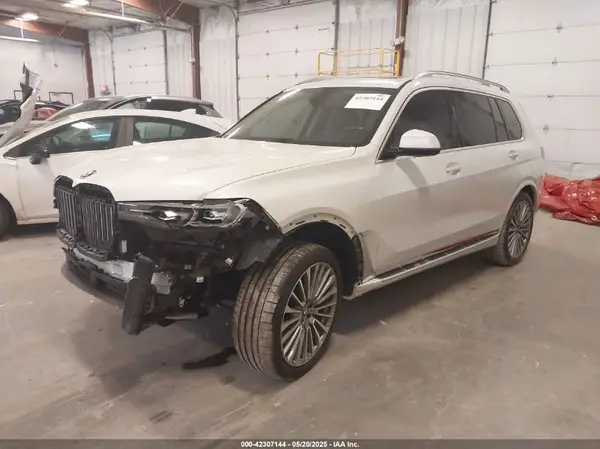 5UXCW2C09M9F04200 2021 BMW X7 - Image 2