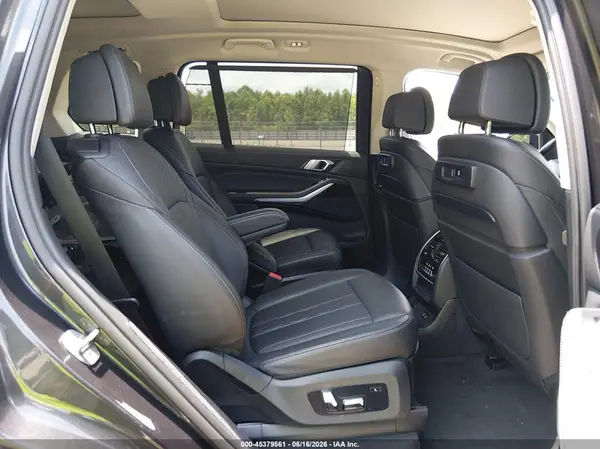 5UXCW2C09M9H37025 2021 BMW X7 - Image 8