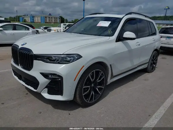 5UXCW2C09M9H53662 2021 BMW X7 - Image 2