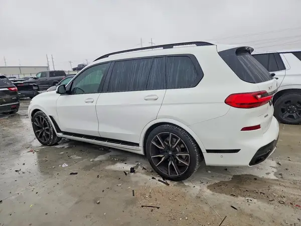 5UXCW2C09N9K94471 2022 BMW X7 - Image 2