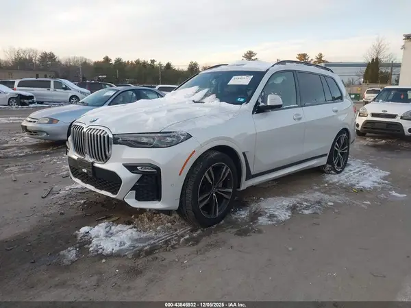 5UXCW2C09N9L11706 2022 BMW X7 - Image 2