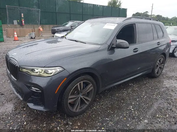 5UXCW2C09N9L30191 2022 BMW X7 - Image 2