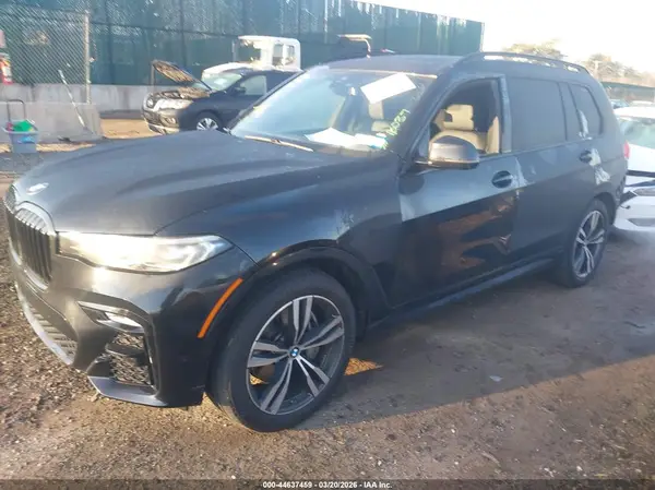 5UXCW2C09N9L68522 2022 BMW X7 - Image 2