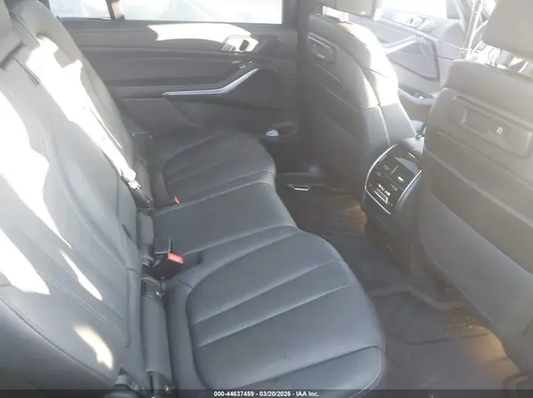 5UXCW2C09N9L68522 2022 BMW X7 - Image 8